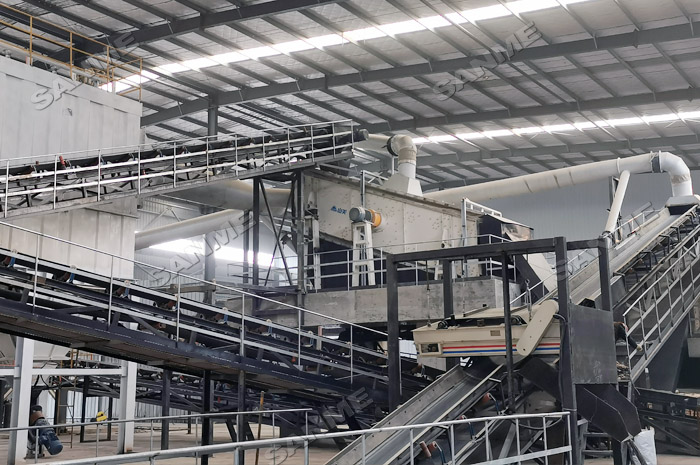 我國建筑垃圾日益嚴(yán)重，建筑垃圾移動式破碎機(jī)領(lǐng)域面臨新的發(fā)展機(jī)遇。