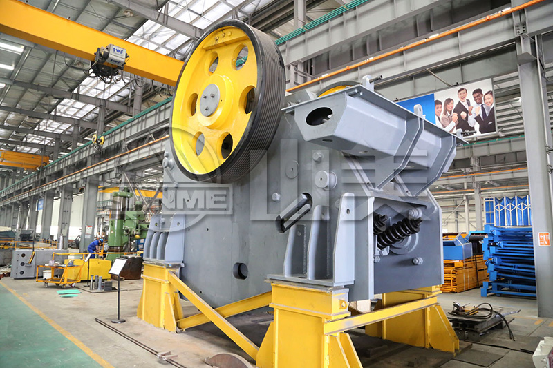 如何保證顎式破碎機(jī)出料均勻？