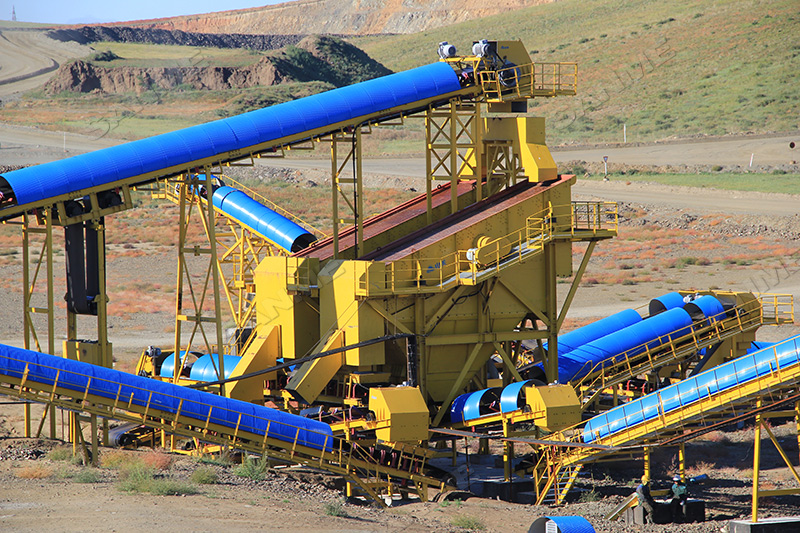 機(jī)制砂生產(chǎn)線選固定式還是移動(dòng)式？理性選擇提升生產(chǎn)效率