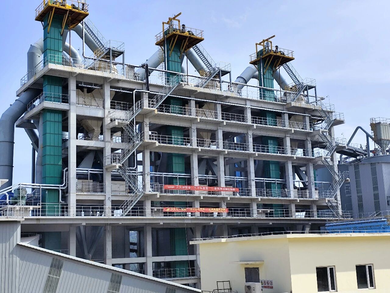 “整形”大師再出手！山美VC788立破助力東方希望三期打造精品骨料